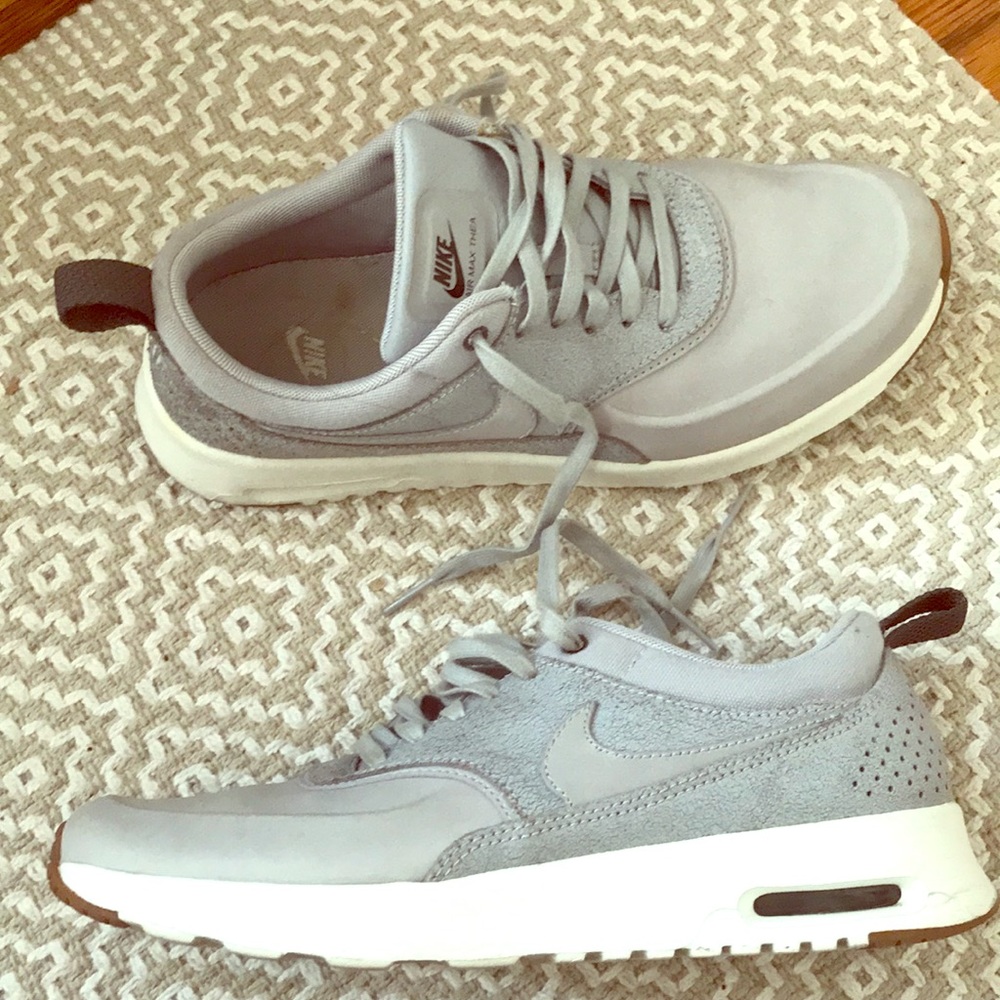 Light Grey Nike Casual Sneaker 🖤 FREE SHIPPING 🖤